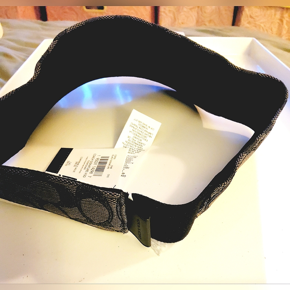 🖤 COACH SIGNATURE LOGO VISOR IN BLACK - Picture 3 of 3